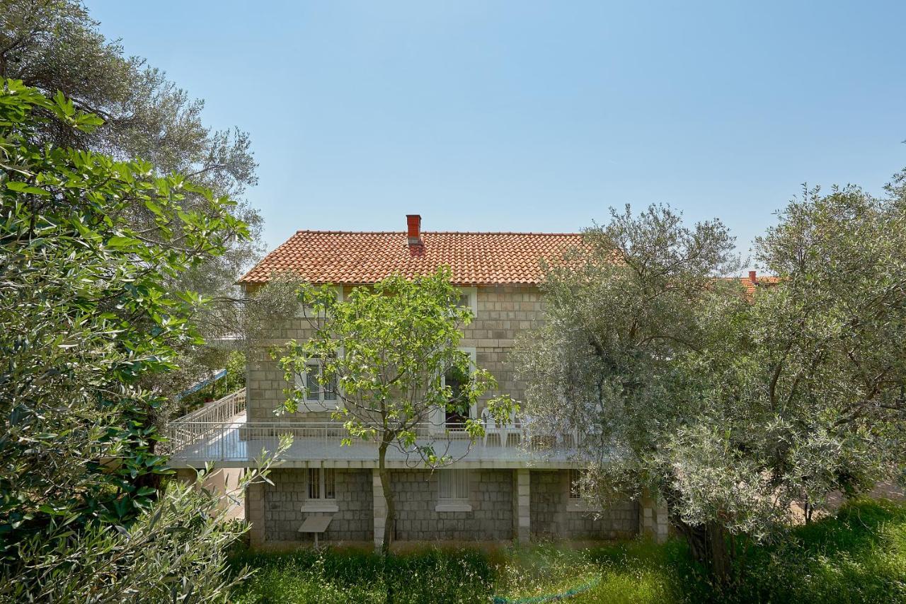Apartmani Kuća u maslinama Sveti Stefan Bagian luar foto
