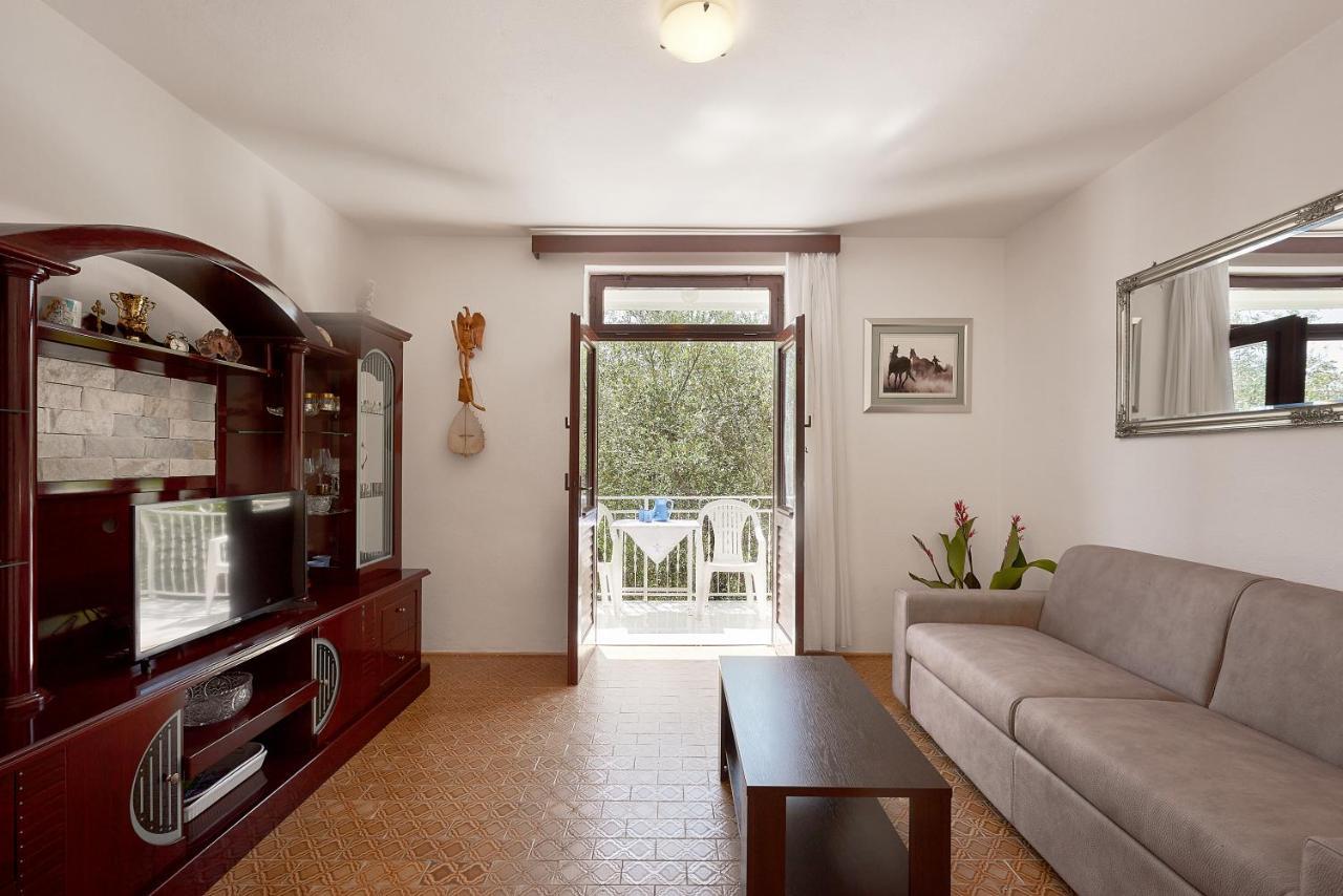 Apartmani Kuća u maslinama Sveti Stefan Bagian luar foto