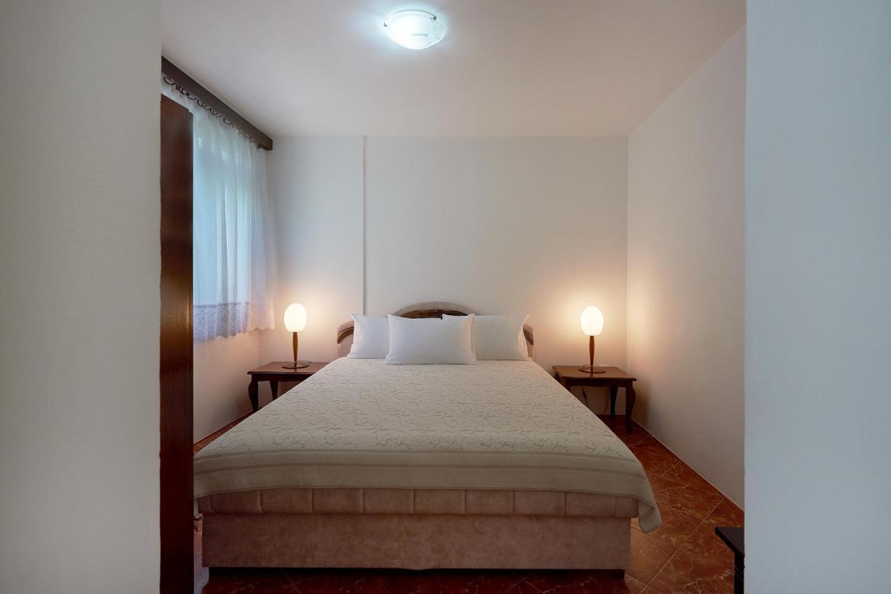 Apartmani Kuća u maslinama Sveti Stefan Bagian luar foto