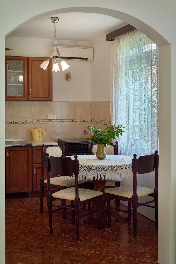 Apartmani Kuća u maslinama Sveti Stefan Bagian luar foto