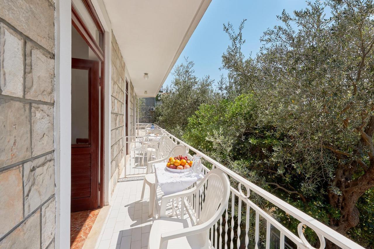 Apartmani Kuća u maslinama Sveti Stefan Bagian luar foto
