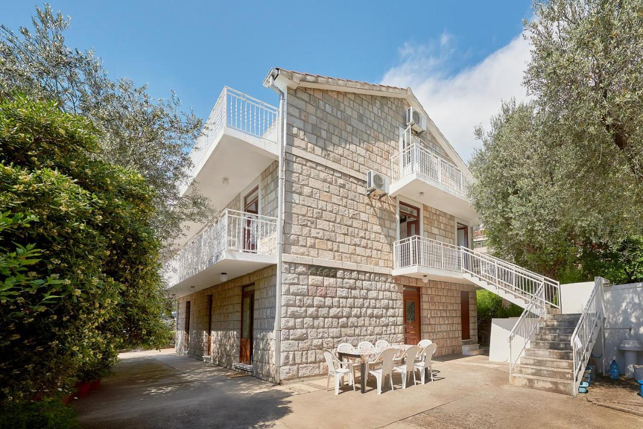 Apartmani Kuća u maslinama Sveti Stefan Bagian luar foto