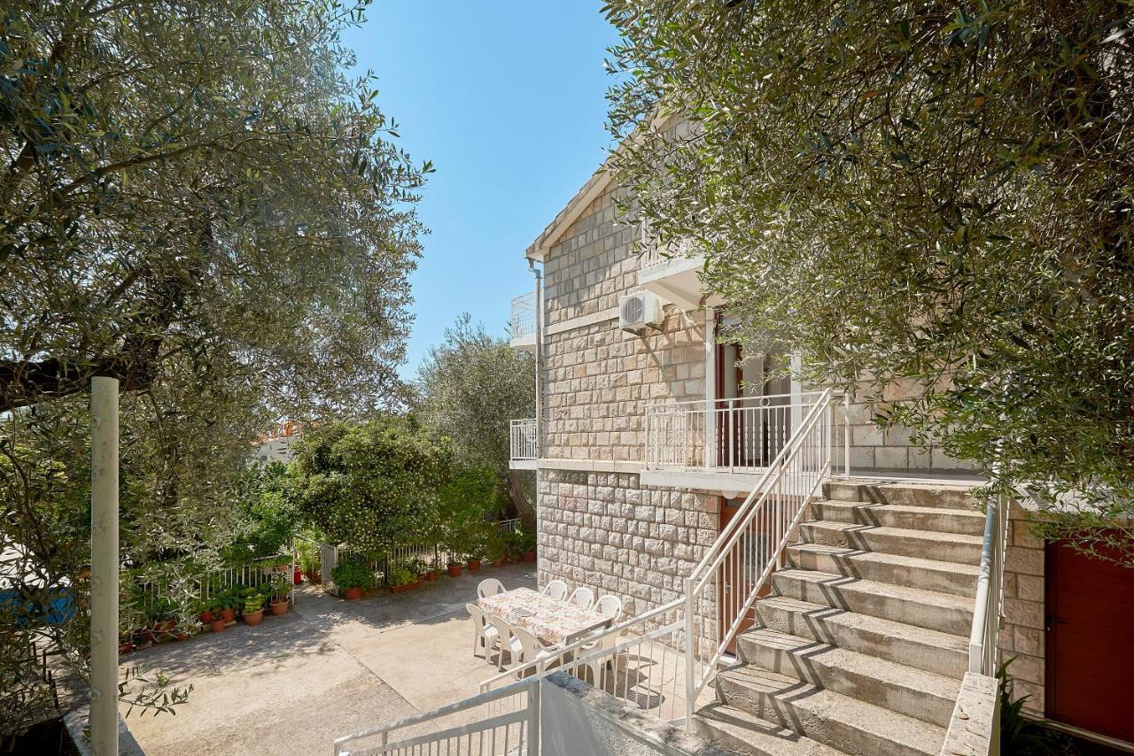 Apartmani Kuća u maslinama Sveti Stefan Bagian luar foto
