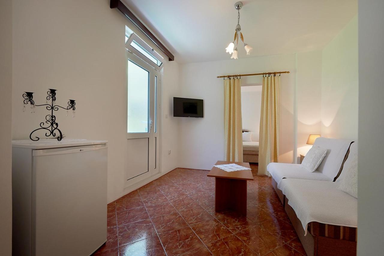 Apartmani Kuća u maslinama Sveti Stefan Bagian luar foto